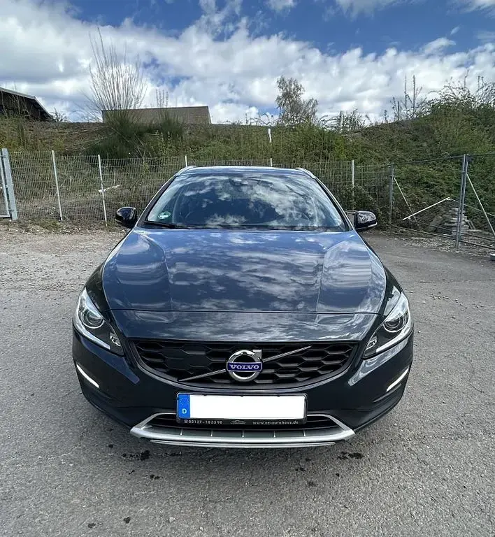 Gebraucht Volvo V60 CC Plus 150 PS (110 kW) 2017 Grau Kombi