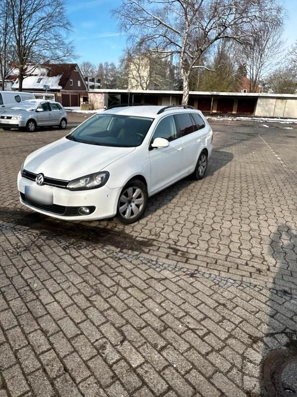 Gebraucht VW Golf VI 105 PS (77 kW) 2011 Weiß Kleinwagen