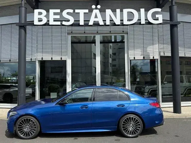 Gebraucht Mercedes C180 AMG 170 PS (125 kW) 2025 Lack spektralblau Limousine