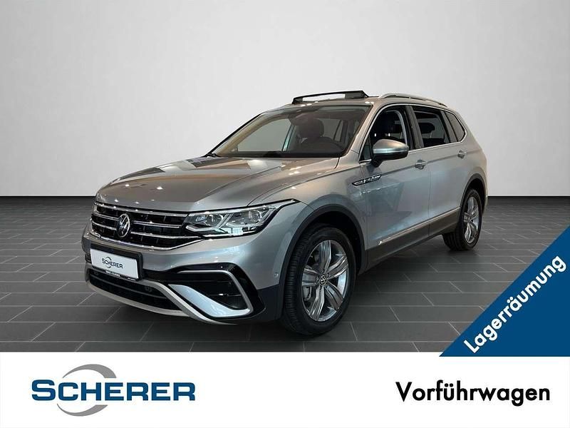 Silber Gebraucht 2025 VW Tiguan Allspace Elegance SUV | 51.990 € (Teuer) - Bild 1/4