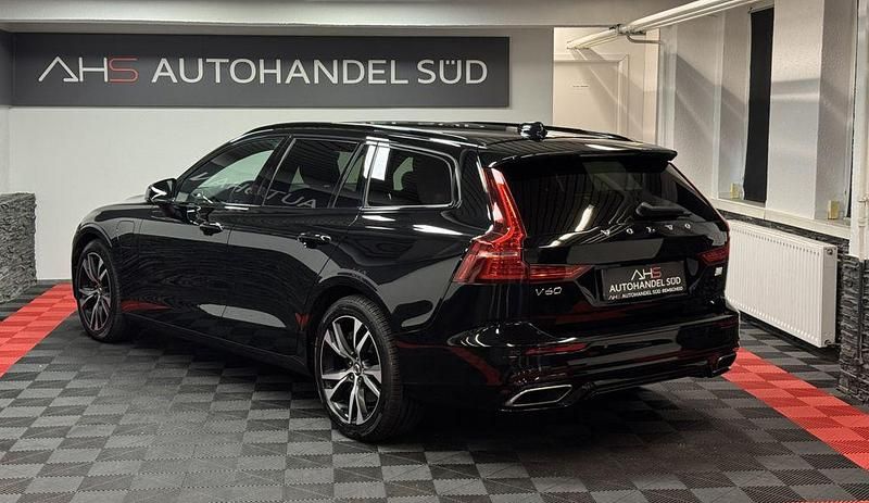 Gebraucht Volvo V60 R-Design 253 PS (186 kW) 2021 Schwarz Kombi