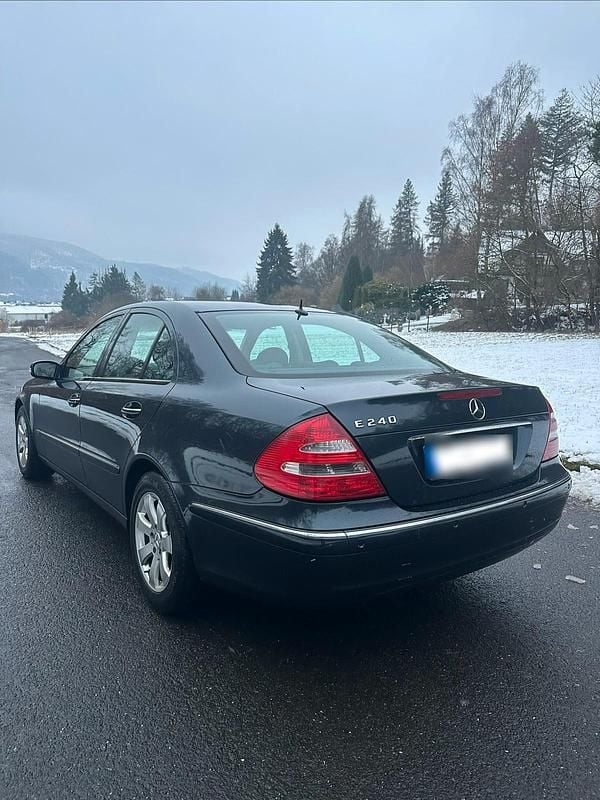Gebraucht Mercedes E240 177 PS (130 kW) 2004 Schwarz Limousine