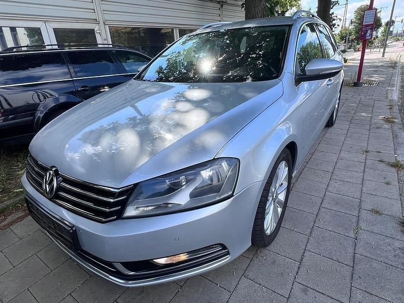 Silber Gebraucht 2013 VW Passat Highline Kombi | 5.500 € (Guter Preis) - Bild 1/4