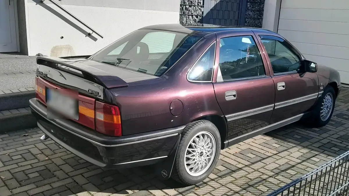 Gebraucht Opel Vectra 116 PS (85 kW) 1992 Violet Limousine