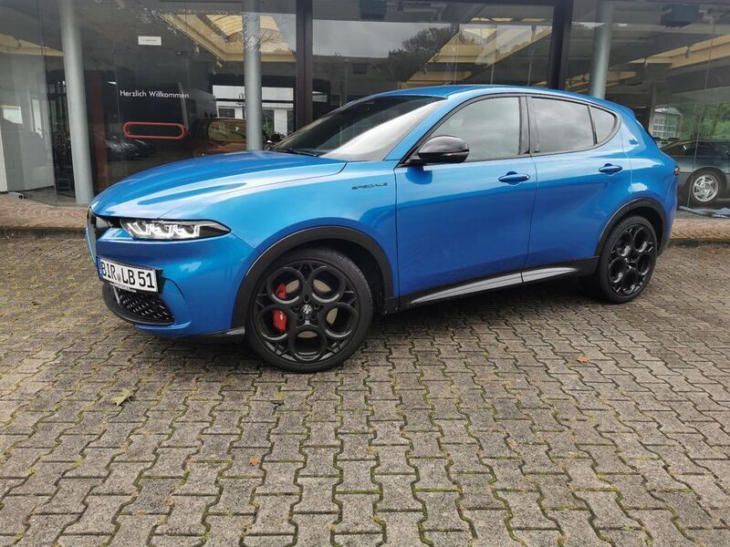 Blau Gebraucht 2022 Alfa Romeo Tonale Edizione Speciale SUV | 27.890 € (Teuer) - Bild 1/4