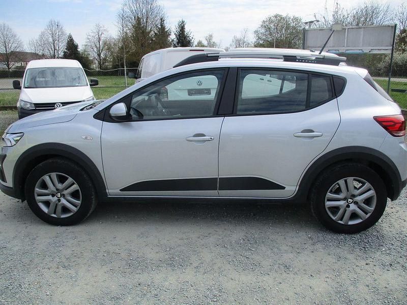 Gebraucht Dacia Sandero Comfort 91 PS (66 kW) 2021 Grau SUV