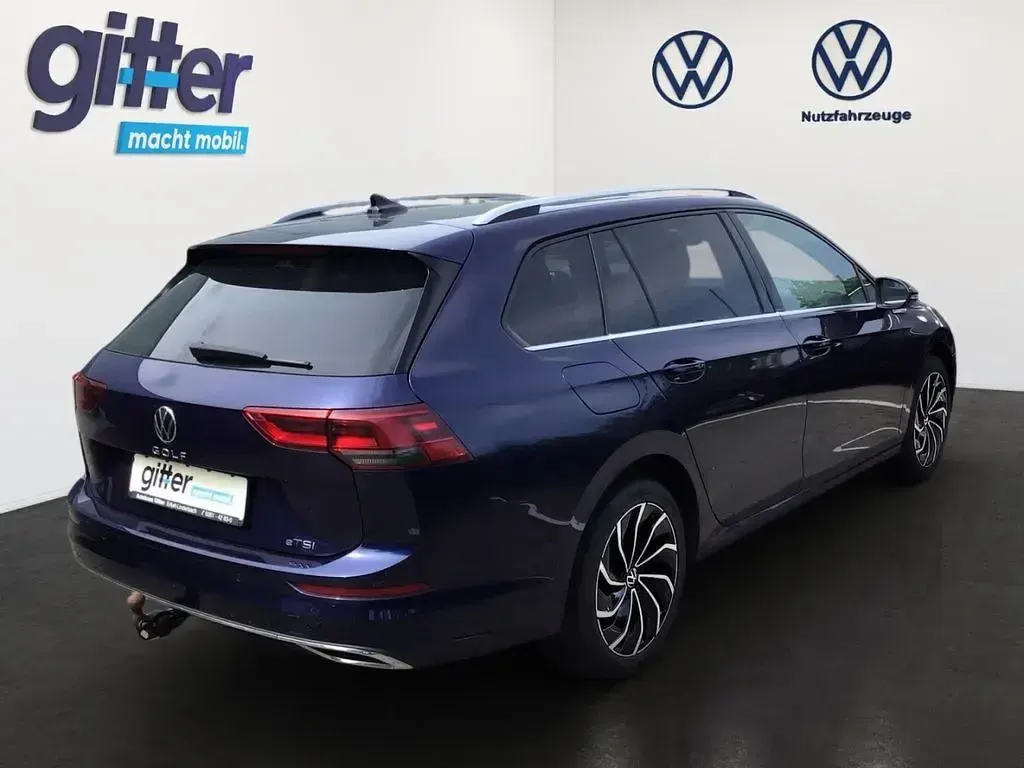 Gebraucht VW Golf VIII Style 150 PS (110 kW) 2022 Atlantik blue metallic Kombi