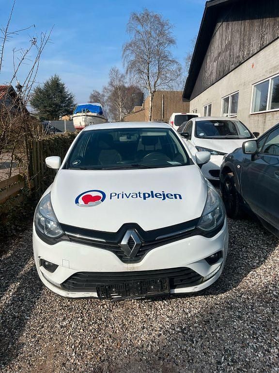 Weiß Gebraucht 2018 Renault Clio IV LIMITED Limousine | 2.750 € - Bild 1/4