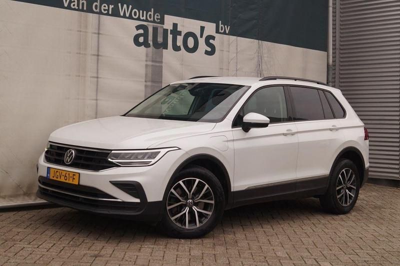 Gebraucht VW Tiguan Edition 150 PS (110 kW) 2021 Weiß SUV