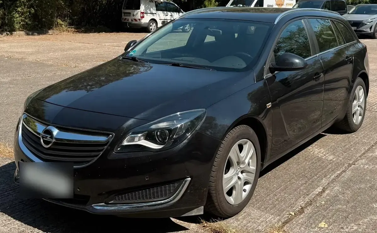 Gebraucht Opel Insignia 140 PS (102 kW) 2016 Schwarz Kombi