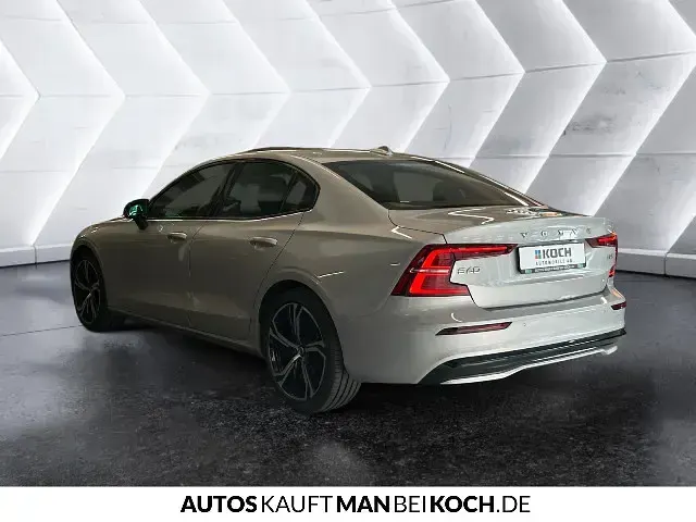 Gebraucht Volvo S60 145 PS (106 kW) 2023 Limousine