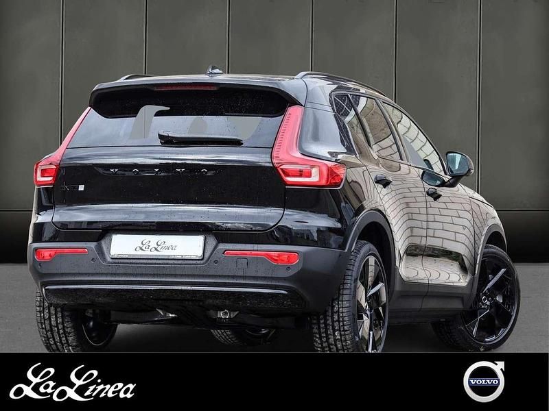 Neu Volvo EX40 Plus 185 kW (252 PS) 2026 Onyx black / metallic SUV