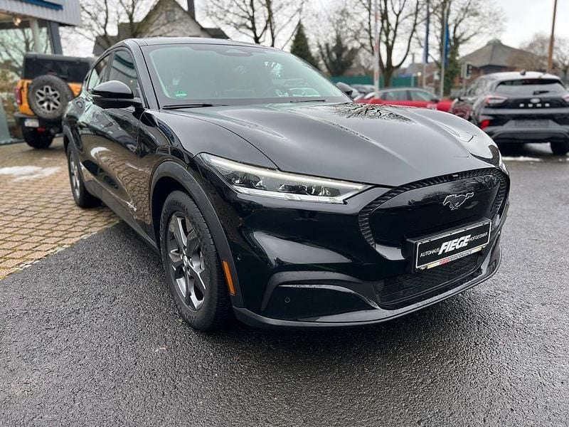Gebraucht Ford Mustang Mach-E Basis 197 kW (269 PS) 2021 Schwarz SUV