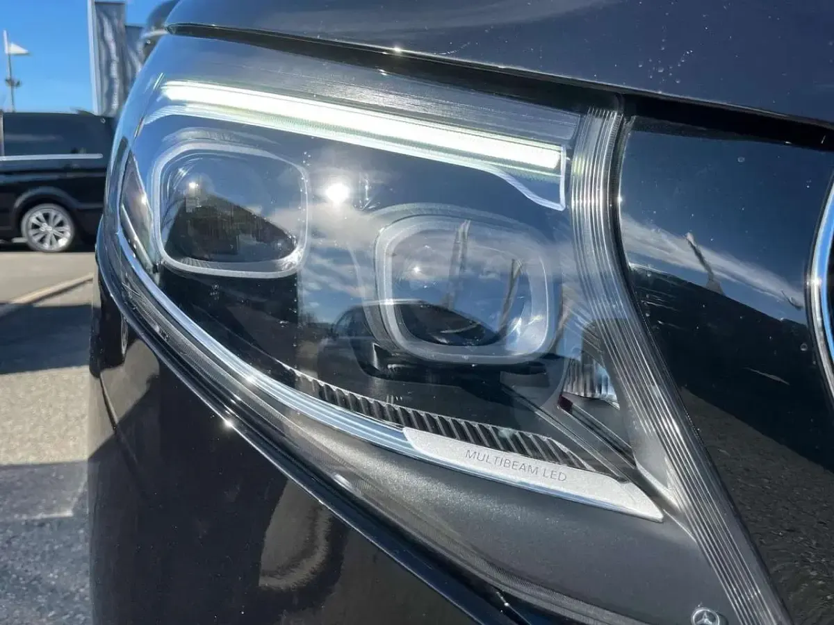 Gebraucht Mercedes V300 Style 237 PS (174 kW) 2025 Obsidianschwarz metallic Van / Kleinbus