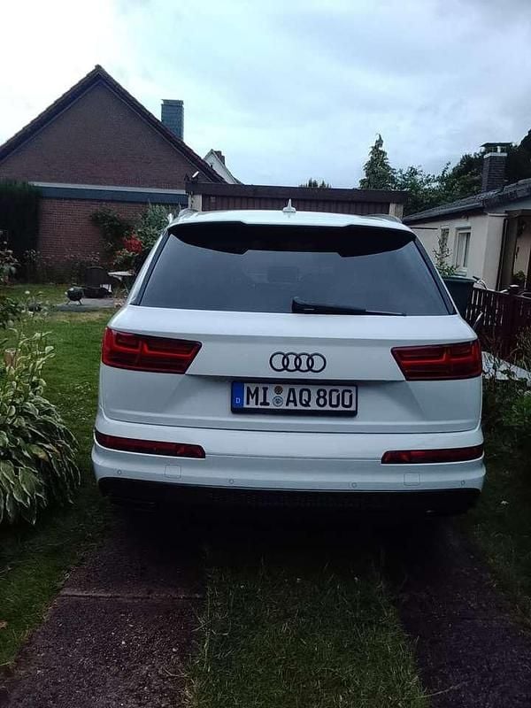 Weiß Gebraucht 2016 Audi Q7 Black Edition SUV | 39.000 € - Bild 1/4