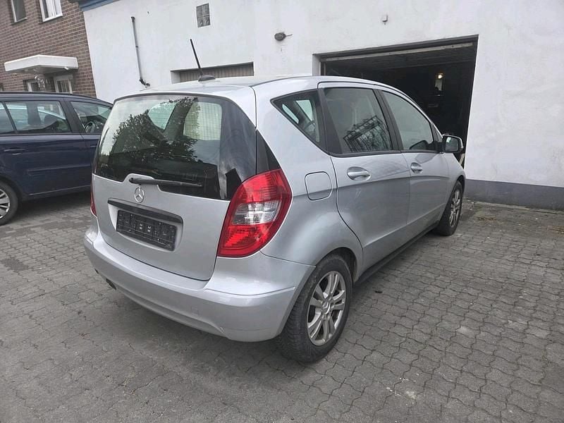 Second-hand Mercedes A160 2011 Argintiu Break