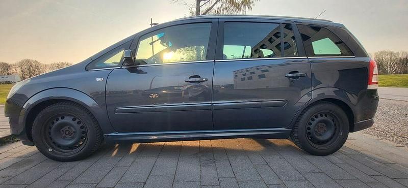 Gebraucht Opel Zafira 140 PS (102 kW) 2008 Andere farben Van / Kleinbus