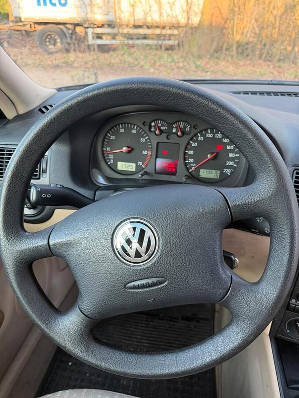 Gebraucht VW Golf IV 75 PS (55 kW) 2002 Blau Kleinwagen