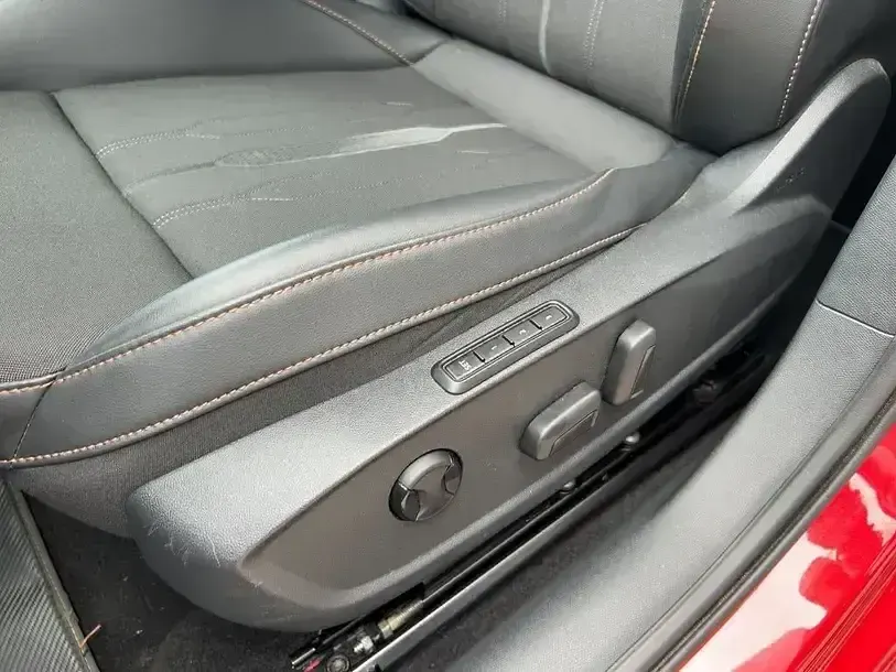 Gebraucht Cupra Leon 150 PS (110 kW) 2024 Rot Limousine