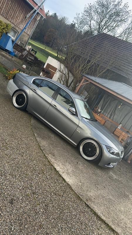 Gebraucht BMW 330 280 PS (205 kW) 2011 Grau Limousine