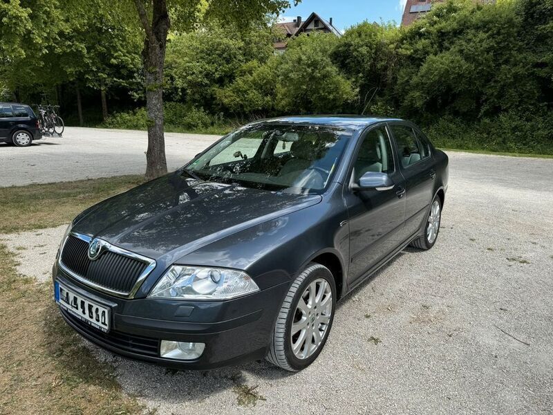Grau Gebraucht 2008 Skoda Octavia LAURIN & KLEMENT Limousine | 5.490 € (Fairer Preis) - Bild 1/4