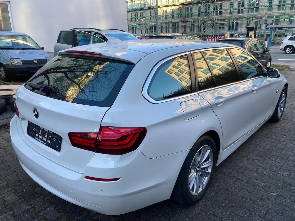 Gebraucht BMW 520 Performance 190 PS (139 kW) 2016 Weiß Limousine