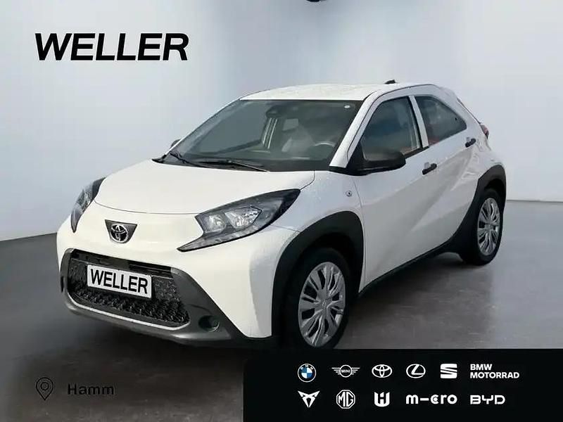 Gebraucht Toyota Aygo 72 PS (52 kW) 2023 Schneeweiß Kleinwagen