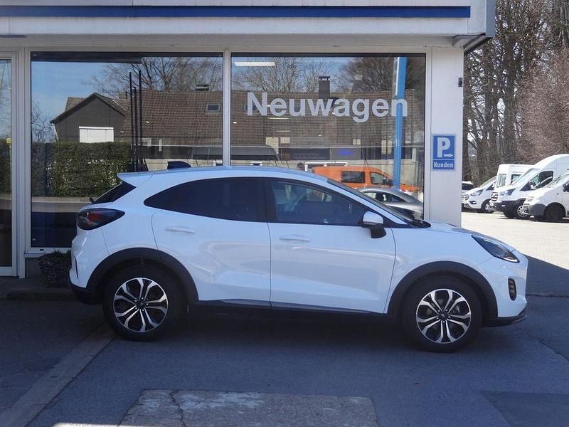 Gebraucht Ford Puma Titanium 125 PS (91 kW) 2024 Frozen white SUV