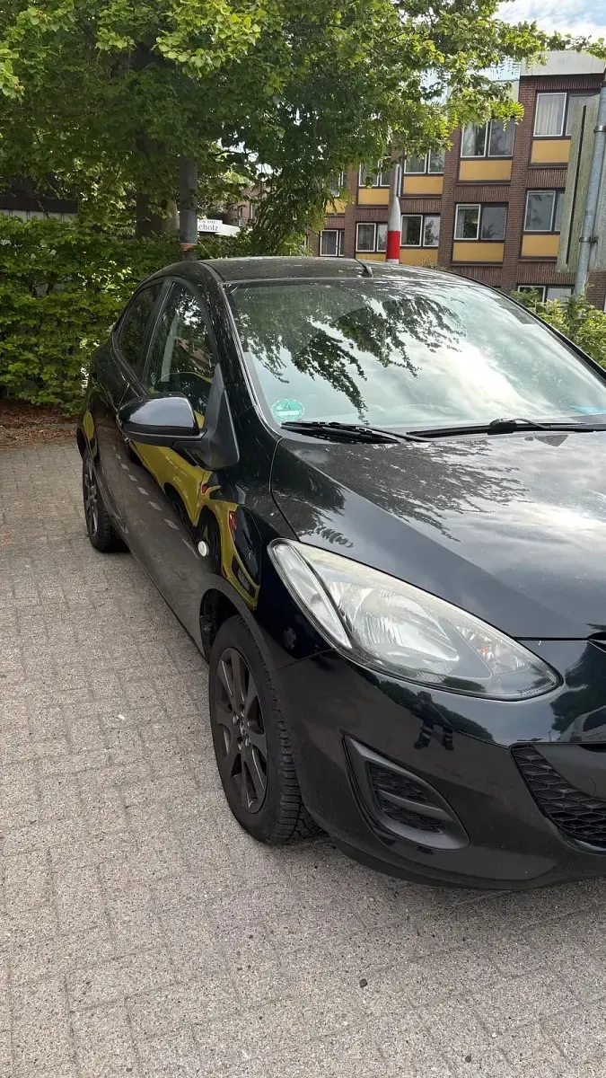 Gebraucht Mazda 2 75 PS (55 kW) 2014 Schwarz Limousine