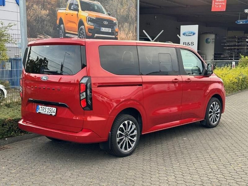 Gebraucht Ford Tourneo Titanium 170 PS (125 kW) 2025 Artisan red metallic Van / Kleinbus