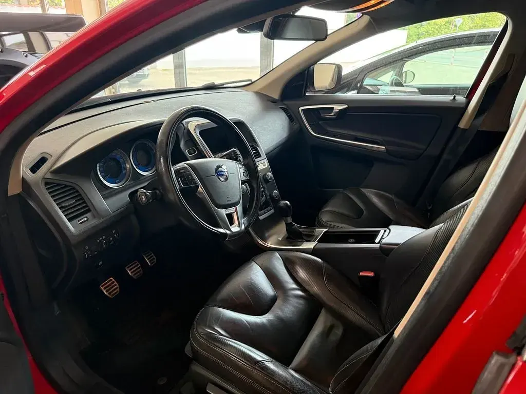 Gebraucht Volvo XC60 R-Design 163 PS (119 kW) 2012 Rot SUV