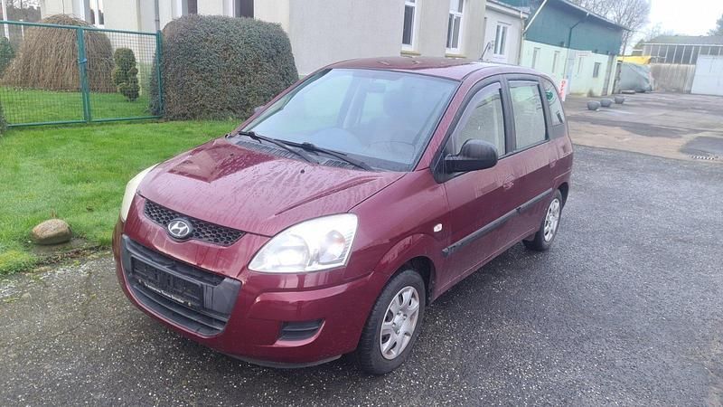 Rot Gebraucht 2009 Hyundai Matrix Classic Van / Kleinbus | 2.490 € (Guter Preis) - Bild 1/4