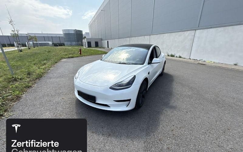 Weiß Gebraucht 2021 Tesla Model 3 RWD Limousine | 25.100 € (Fairer Preis) - Bild 1/4