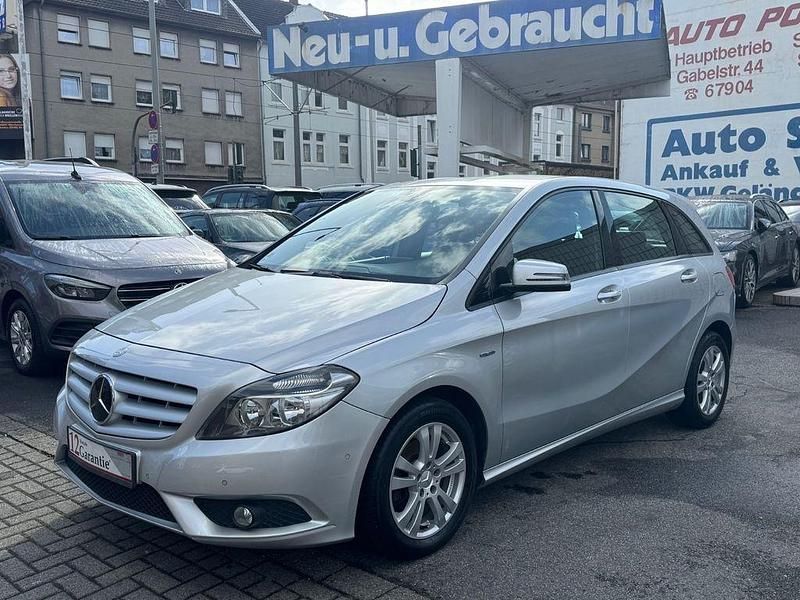 Gebraucht Mercedes B180 122 PS (89 kW) 2012 Silber Van / Kleinbus