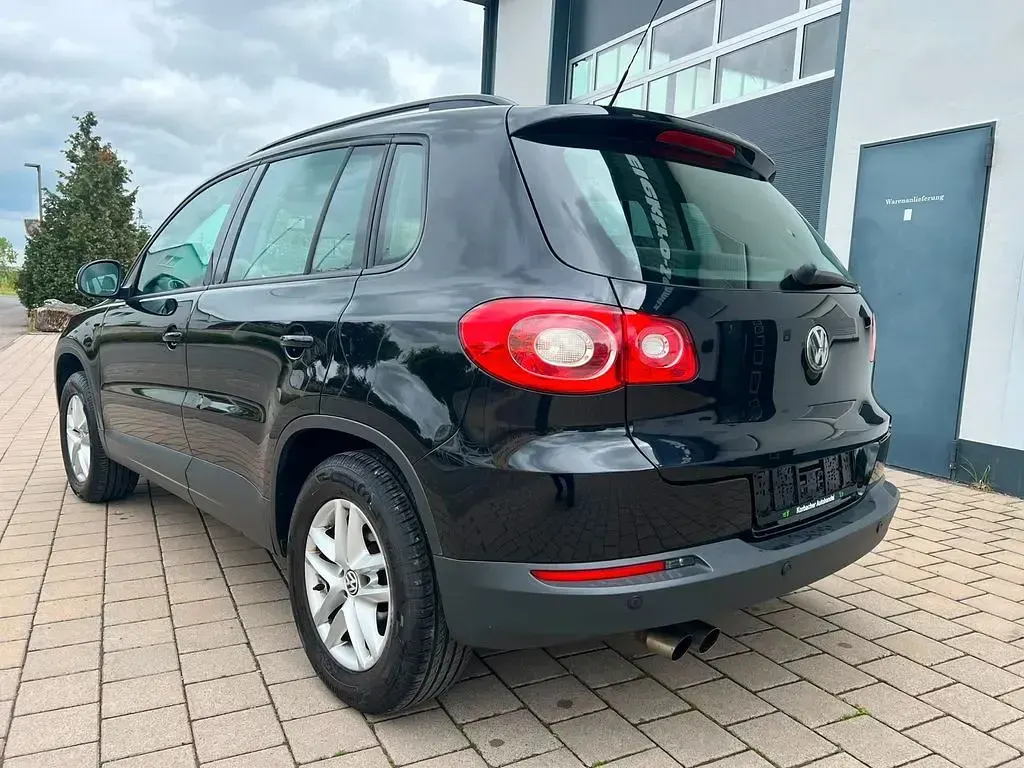 Gebraucht VW Tiguan Trendline 122 PS (89 kW) 2010 Schwarz SUV