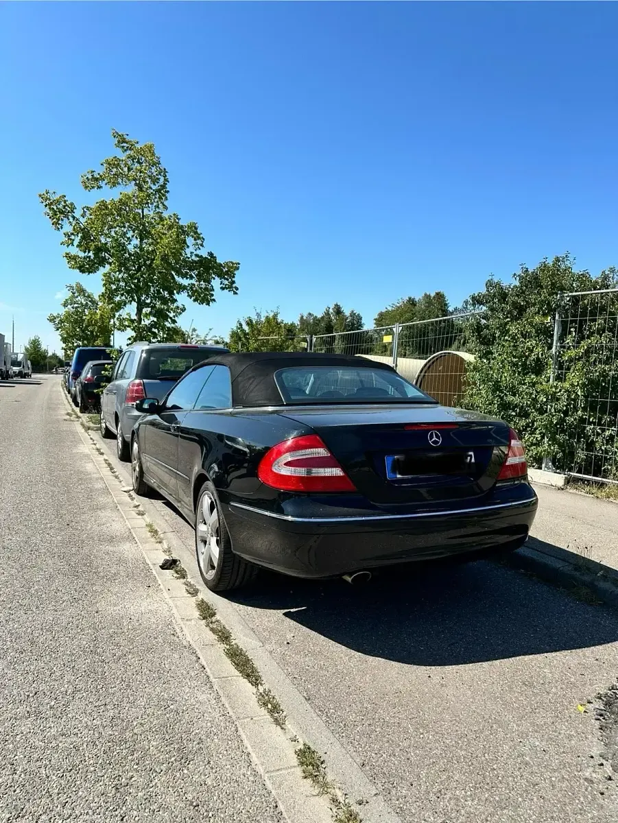 Gebraucht Mercedes CLK320 218 PS (160 kW) 2004 Schwarz Cabrio