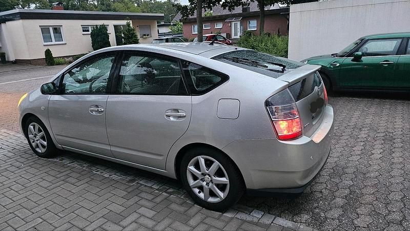 Grau Gebraucht 2005 Toyota Prius Kleinwagen | 4.500 € (Guter Preis) - Bild 1/4
