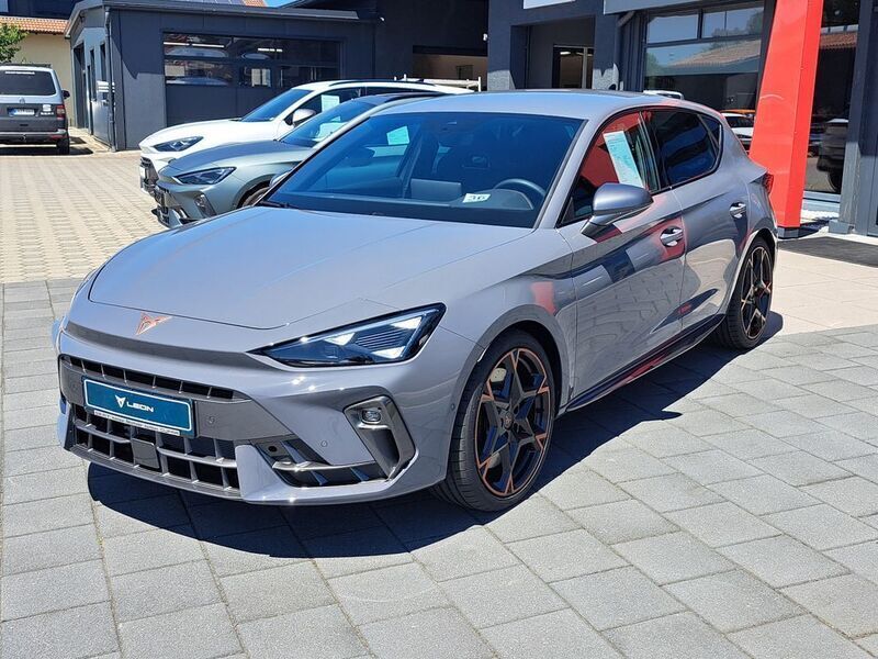Neu Cupra Leon VZ 300 PS (220 kW) 2025 Grau Limousine