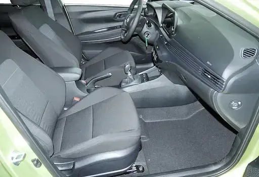 Neu Hyundai Bayon Blackline 90 PS (66 kW) 2026 Gelb SUV