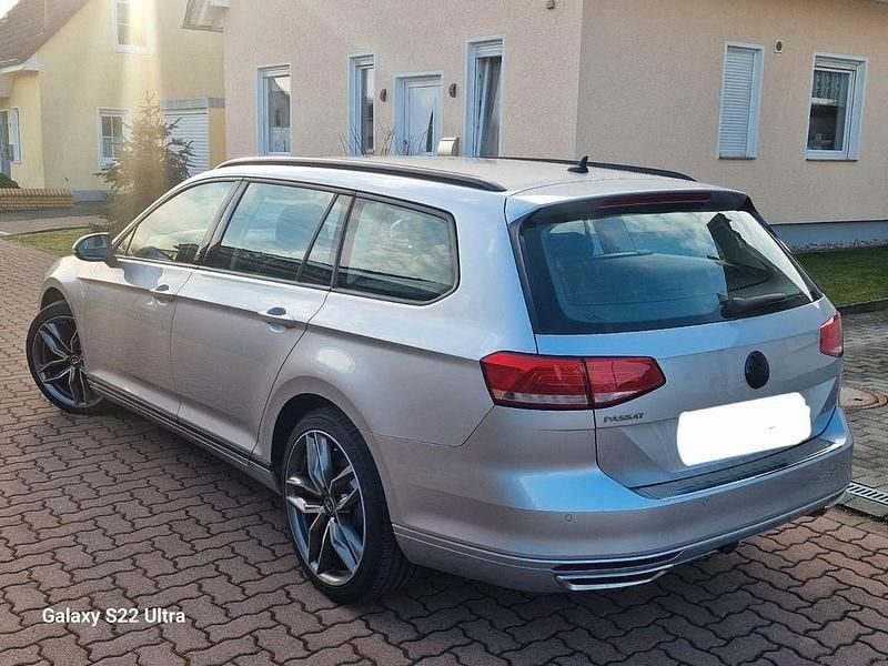 Gebraucht VW Passat 150 PS (110 kW) 2019 Silber Kombi