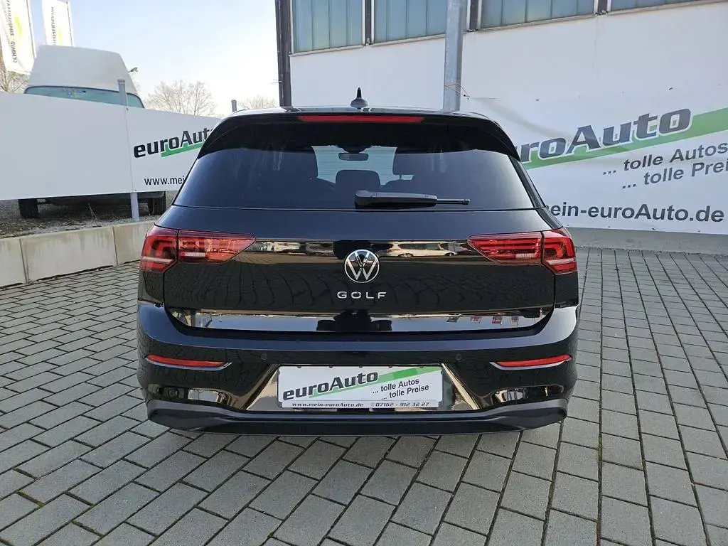 Neu VW Golf VIII Life 150 PS (110 kW) 2026 Schwarz Limousine