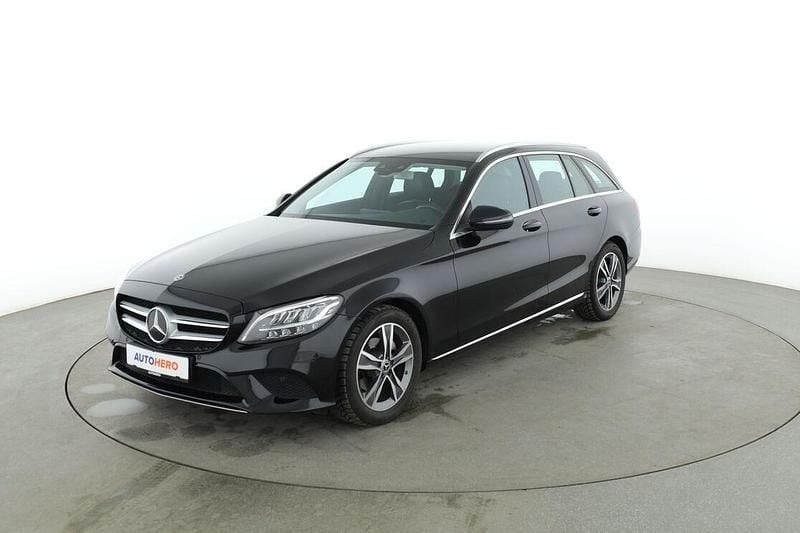 Schwarz Gebraucht 2020 Mercedes C180 Avantgarde Kombi | 21.380 € (Guter Preis) - Bild 1/3