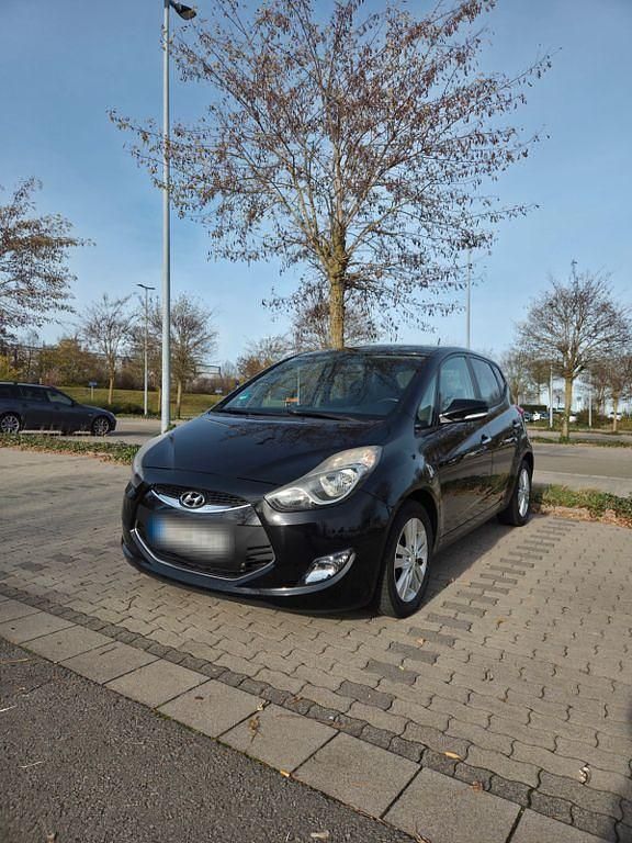 Schwarz Gebraucht 2013 Hyundai ix20 Edition Kleinwagen | 6.999 € (Fairer Preis) - Bild 1/4