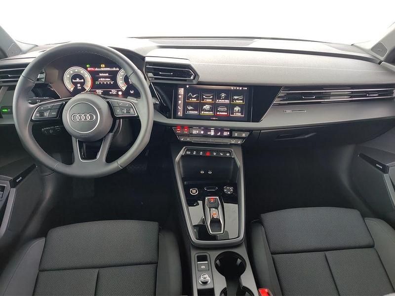 Gebraucht Audi A3 S-Line 150 PS (110 kW) 2025 Daytonagrau perleffekt Limousine