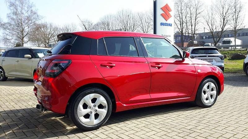 Gebraucht Suzuki Swift Comfort 83 PS (61 kW) 2025 Burning red pearl Kleinwagen