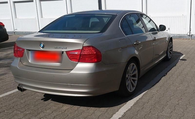 Second-hand BMW 325 204 CP (150 kW) 2011 Auriu Berlinǎ