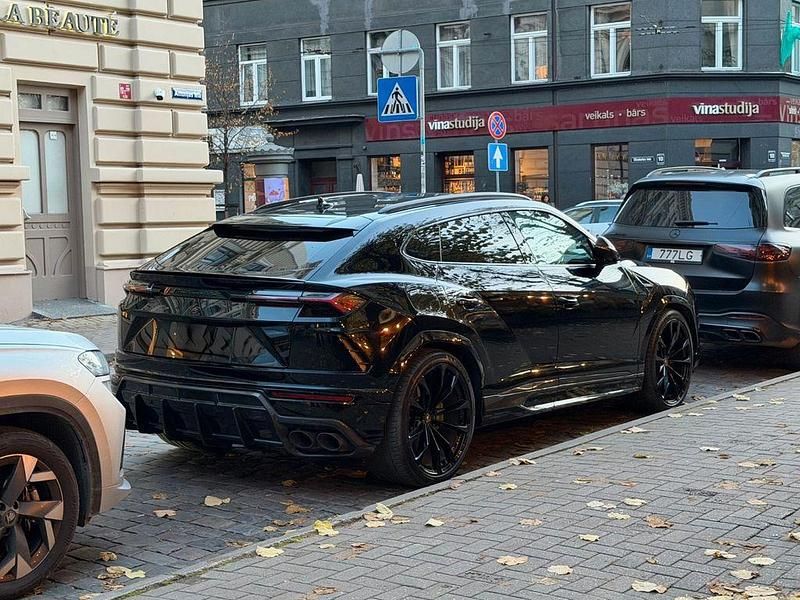 Second-hand Lamborghini Urus 650 CP (478 kW) 2021 Negru SUV