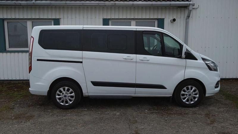 Gebraucht Ford Tourneo 131 PS (96 kW) 2019 Weiß Van / Kleinbus