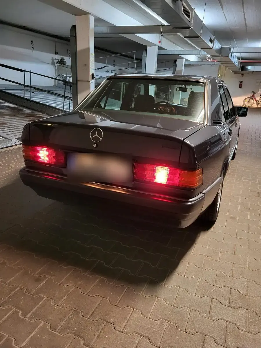 Gebraucht Mercedes 190 Sportline 122 PS (89 kW) 1991 Schwarz Limousine