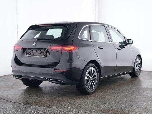 Gebraucht Mercedes B200 Progressive 163 PS (119 kW) 2024 Nachtschwarz Kleinwagen